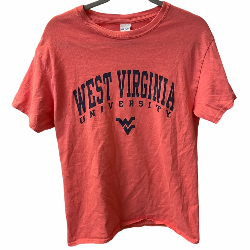 WVU West Virginia University Pink Gildan T shirt
